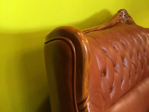 Vintage Απίθανος Art Nouveau Δερμάτινος Καναπές Με Σκαλίσματα