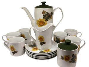 Complete Flawless Vintage Porcelain Tea Set Johnson Bros, Made In England
